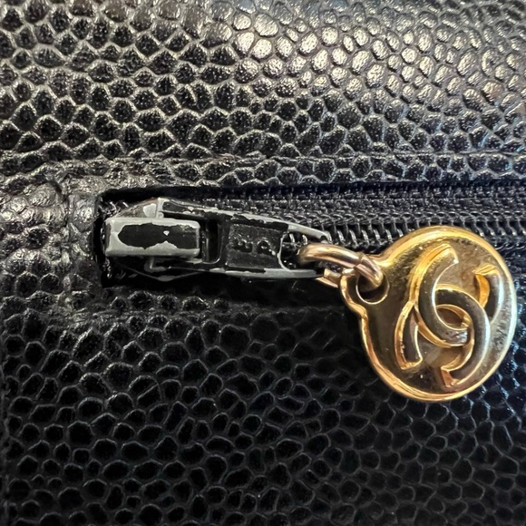 Chanel Compact CC Caviar Wallet - Picture 4 of 6